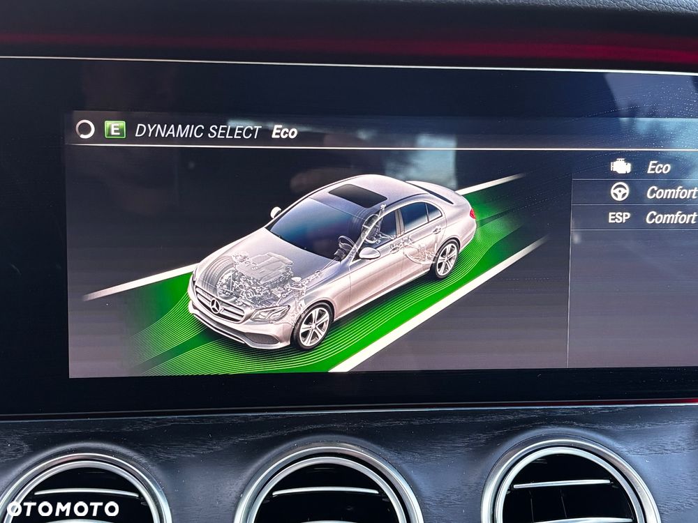 Mercedes-Benz Klasa E 220 d 4Matic 9G-TRONIC Avantgarde - 27