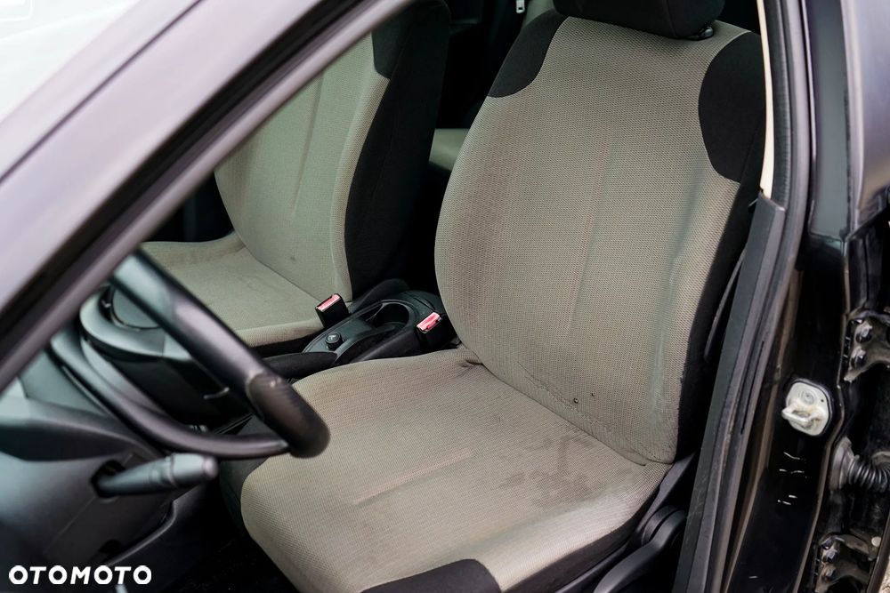 Citroën C4 1.6 HDi FAP Confort - 13