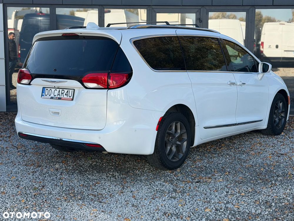 Chrysler Pacifica - 7