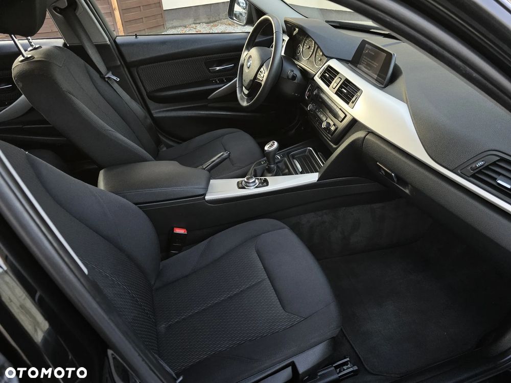 BMW Seria 3 318d Blue Performance - 25