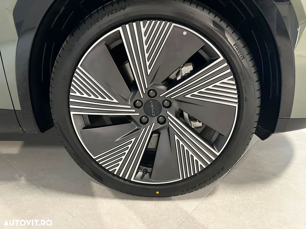 Lynk&Co 08 - 7