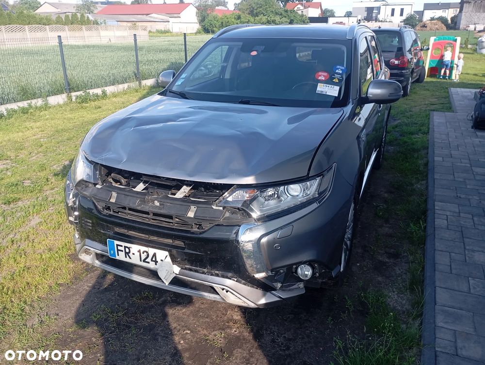 Mitsubishi Outlander - 4