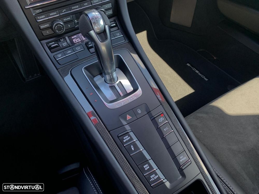 Porsche 911 Série F - 28