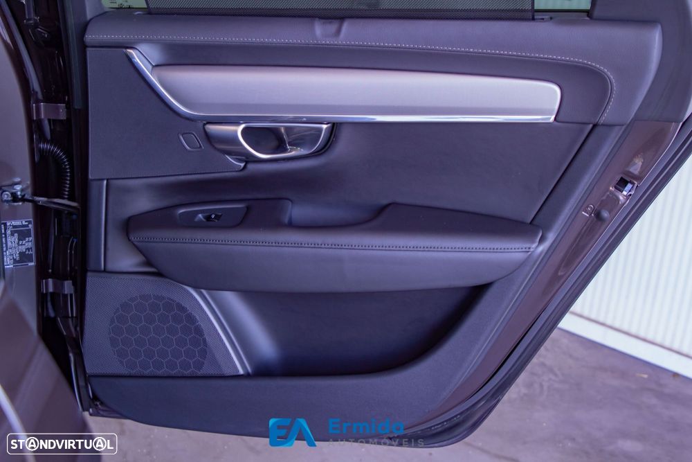 Volvo V90 2.0 T6 PHEV R-Design AWD - 45
