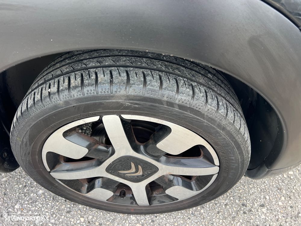 Citroën C4 Cactus 1.2 PureTech Shine - 28