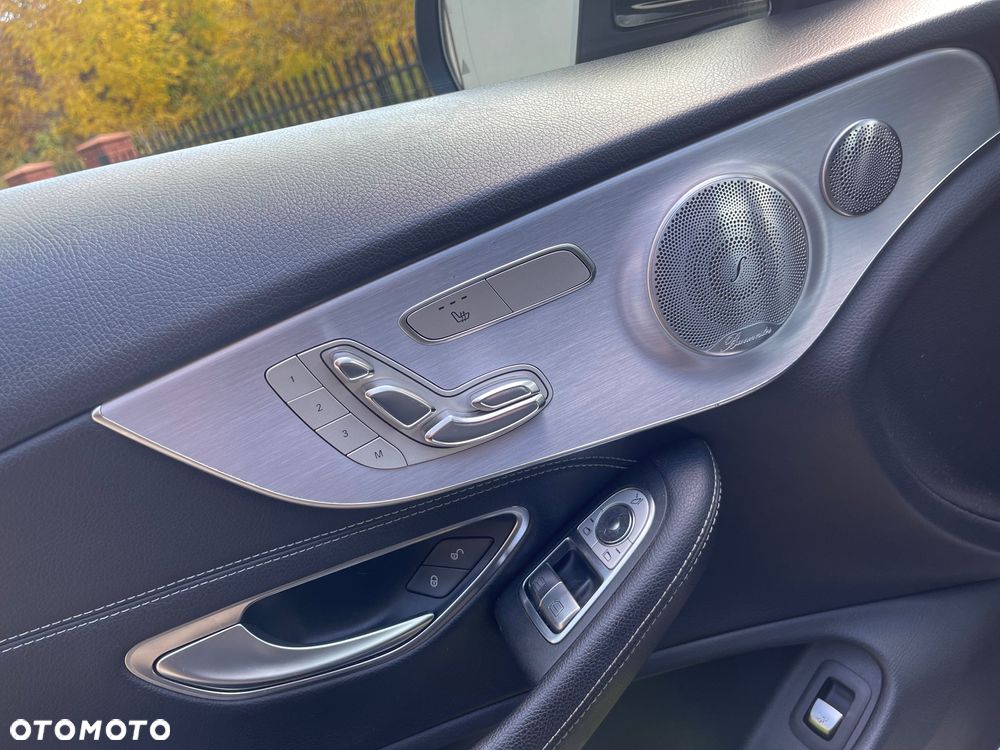 Mercedes-Benz Klasa C 300 7G-TRONIC AMG Line - 26