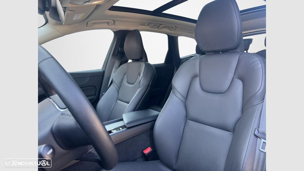 Volvo XC 60 2.0 T8 PHEV Plus Dark AWD - 10