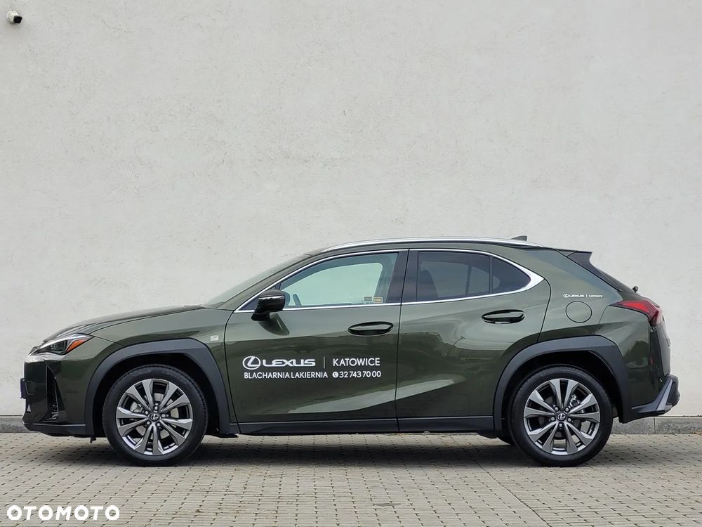 Lexus UX 300h F Sport Design - 8