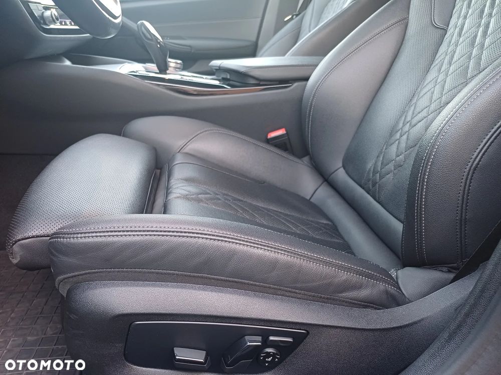 BMW Seria 5 520d M Sport Edition - 33