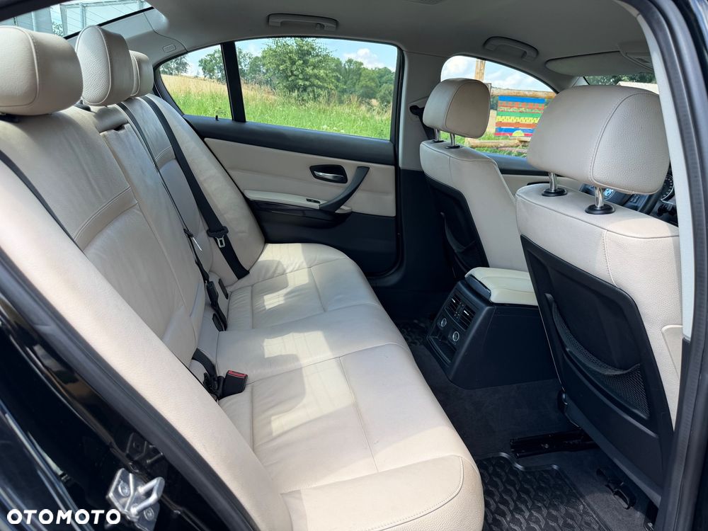 BMW Seria 3 318d DPF - 13