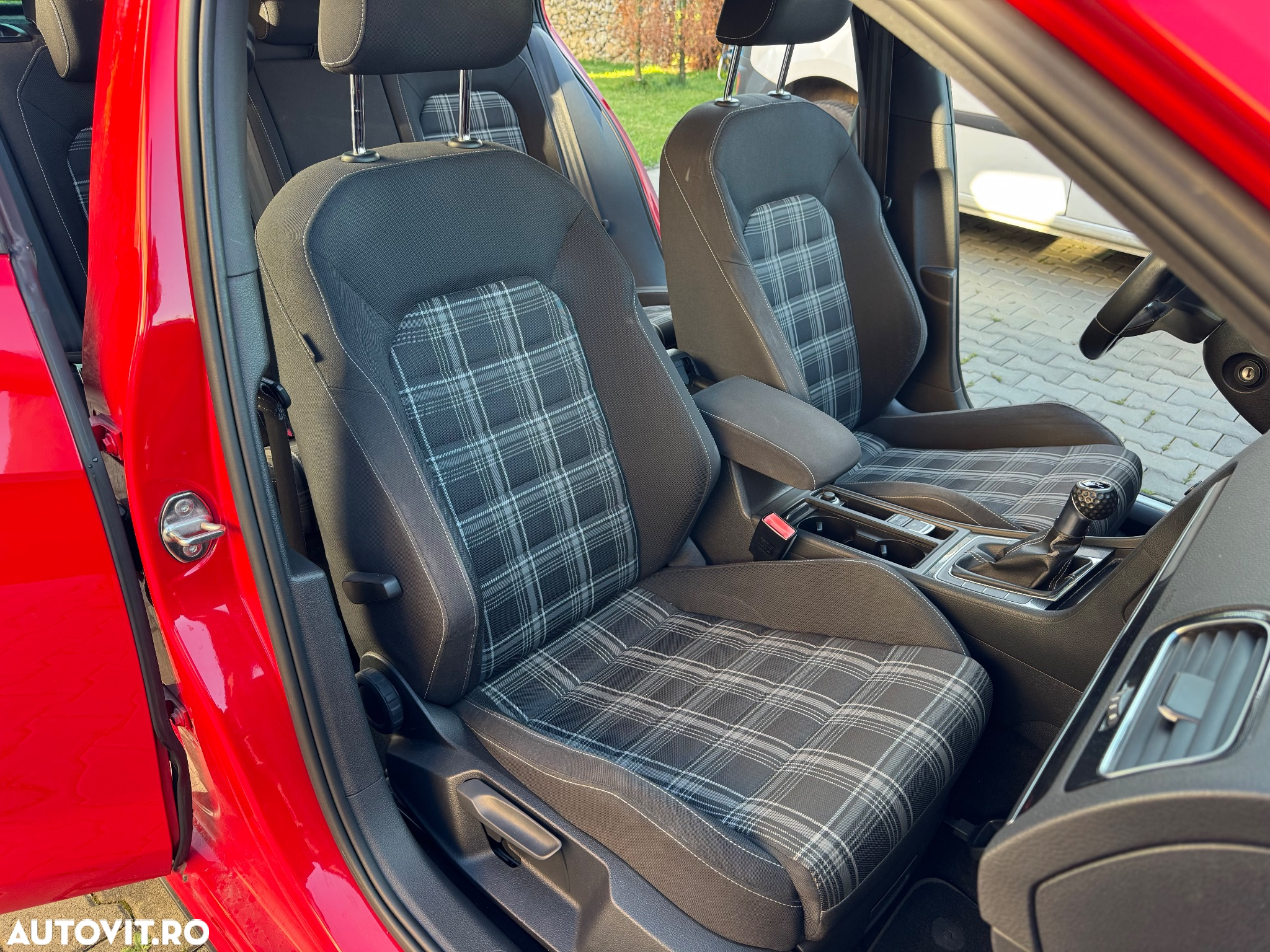 Volkswagen Golf 2.0 TDI DPF BMT GTD - 29