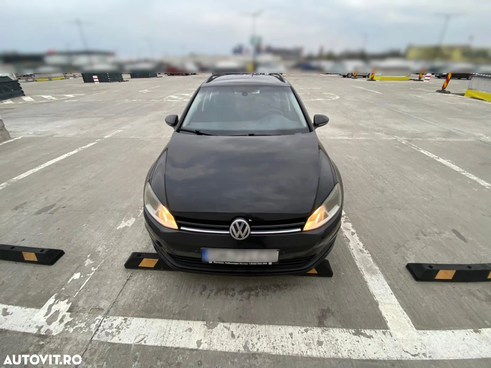 Volkswagen Golf 1.6 TDI BMT Comfortline - 23