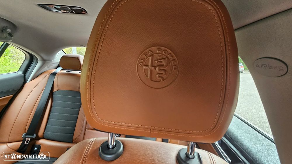 Alfa Romeo Giulia 2.2 D Super - 14
