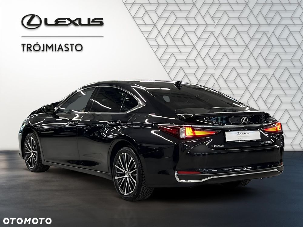Lexus ES 300h Business Edition - 4