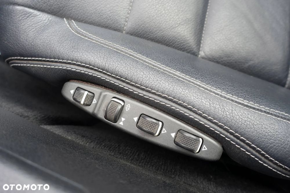 Mercedes-Benz Klasa E 350 CGI BlueEFFICIENCY 7G-TRONIC Avantgarde - 31