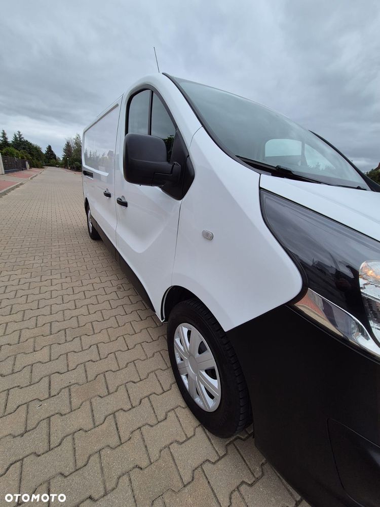 Opel Vivaro 2017r LONG 180tys km webasto super stan - 13