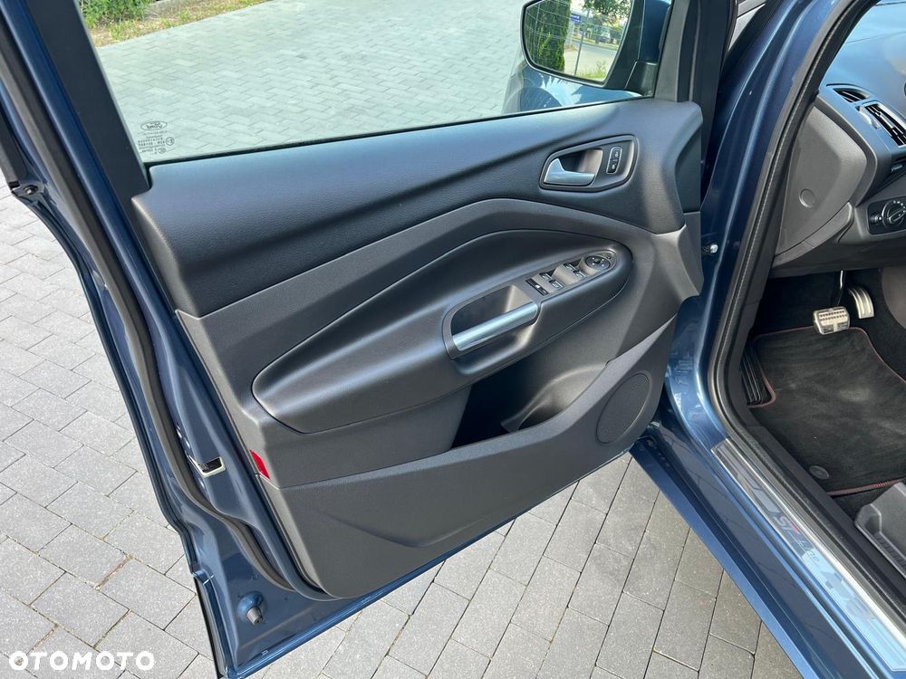 Ford Kuga 2.0 EcoBlue 4x4 ST-LINE - 25