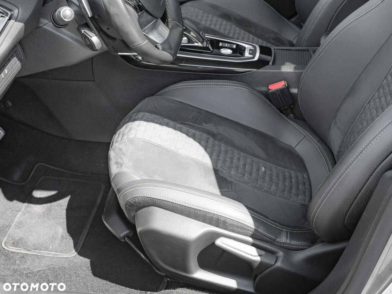 Peugeot 308 1.5 BlueHDi Road Trip S&S EAT8 - 14