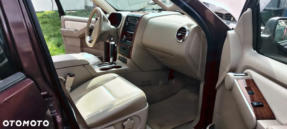 Ford Explorer 4.0 4WD - 18