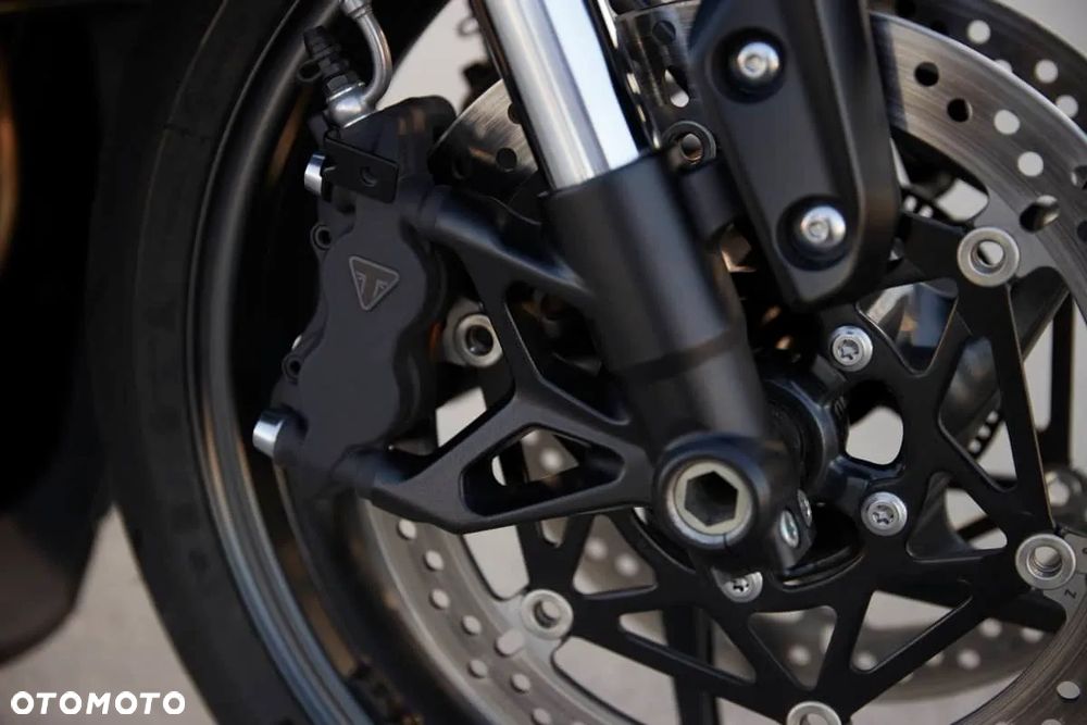 Triumph Daytona - 10