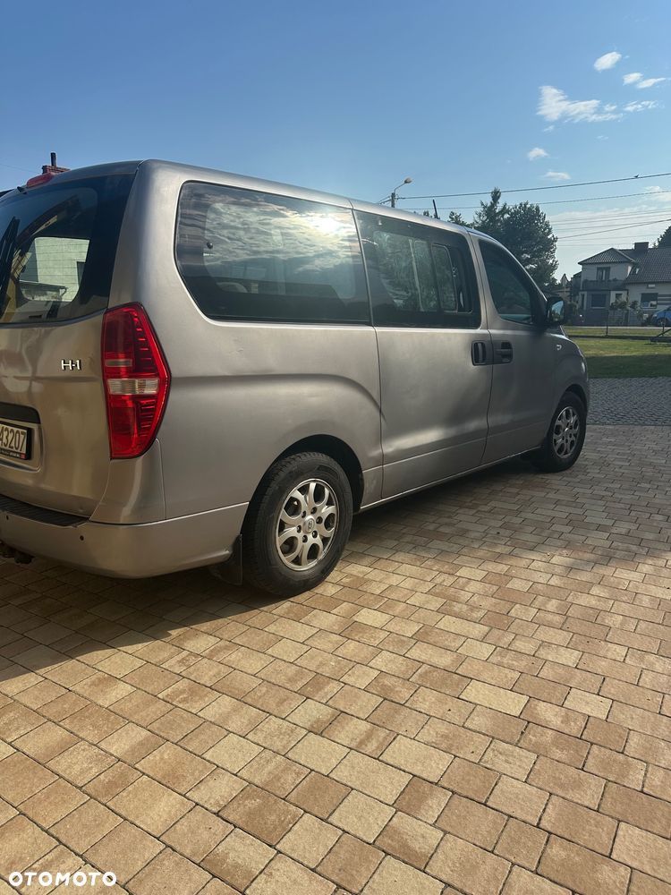 Hyundai H-1 Starex - 2
