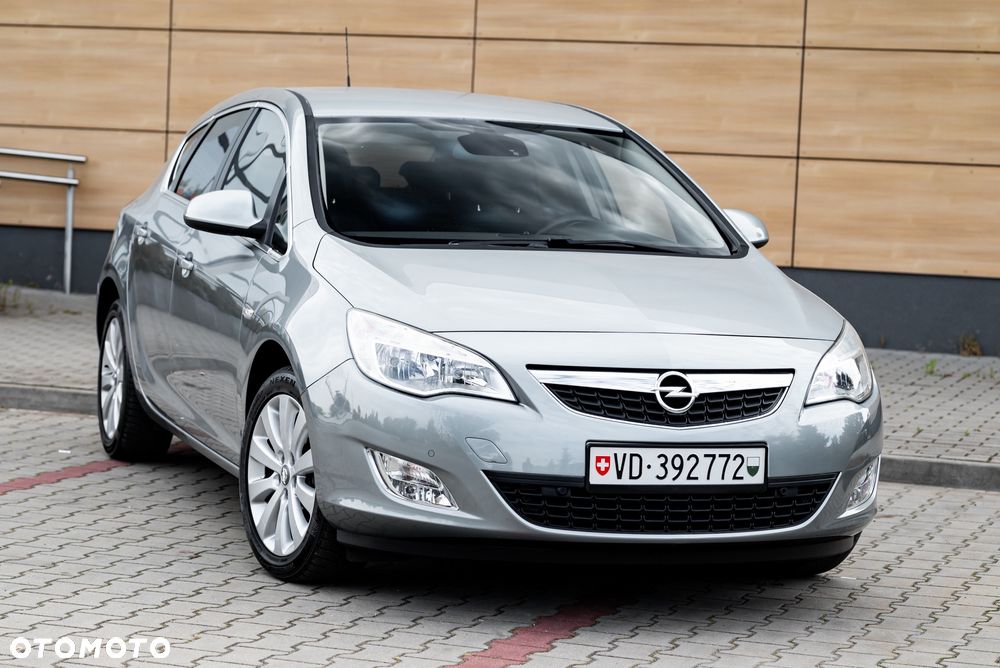 Opel Astra 1.6 Turbo Sport - 4