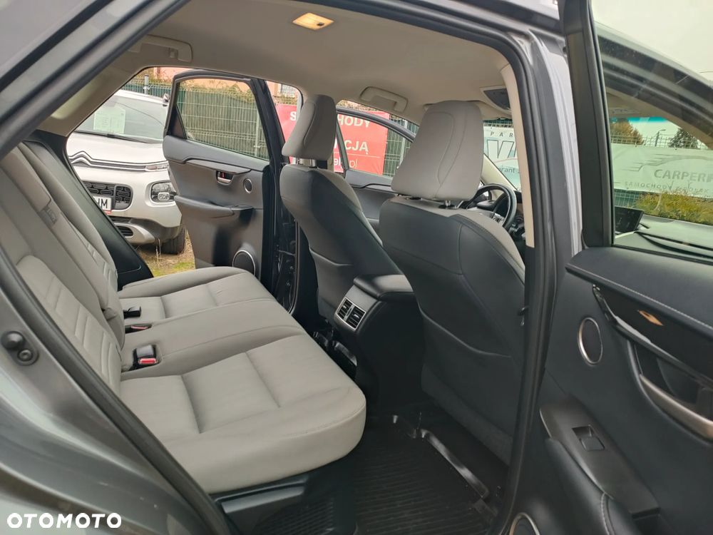 Lexus NX 300h Comfort AWD - 24