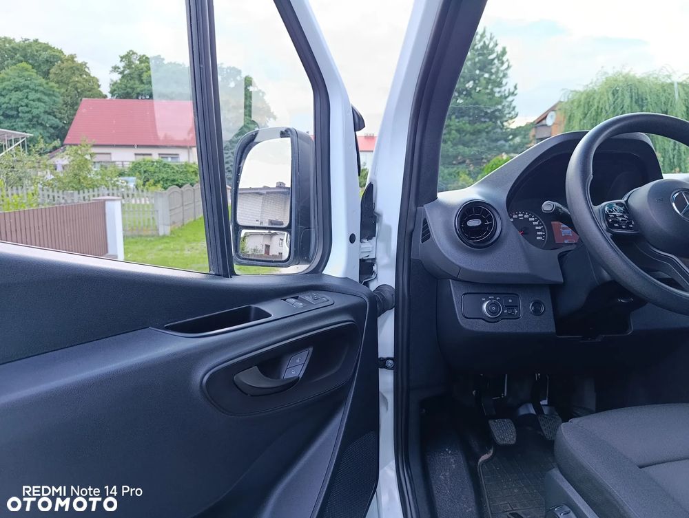 Mercedes-Benz Sprinter - 23