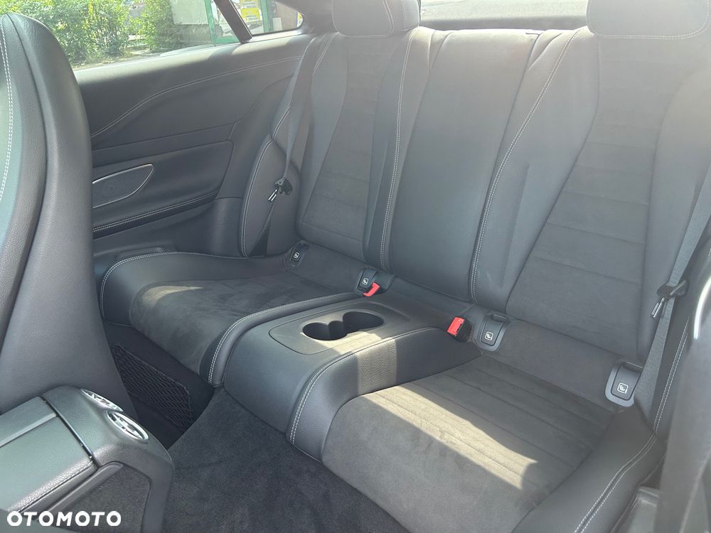 Mercedes-Benz Klasa E 220 d Coupe 4-Matic 9G-TRONIC - 15