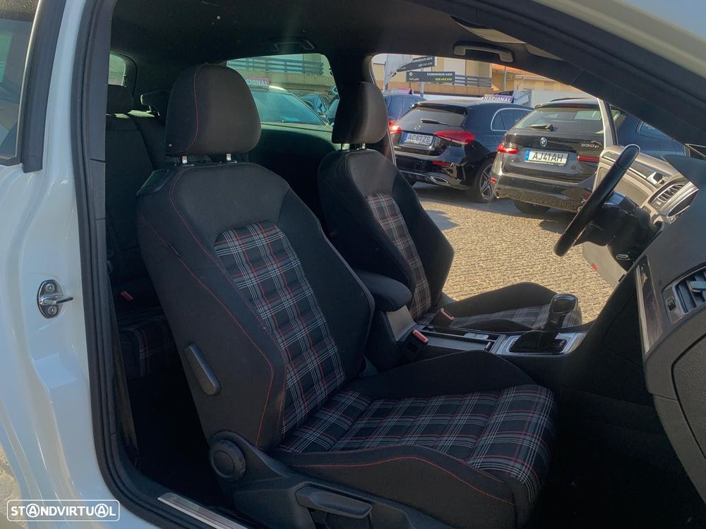 VW Golf 2.0 TSi GTi DSG Performance - 18