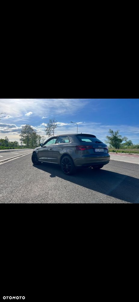 Audi A3 3-drzwiowe 1.6 TDI S tronic Attraction - 4