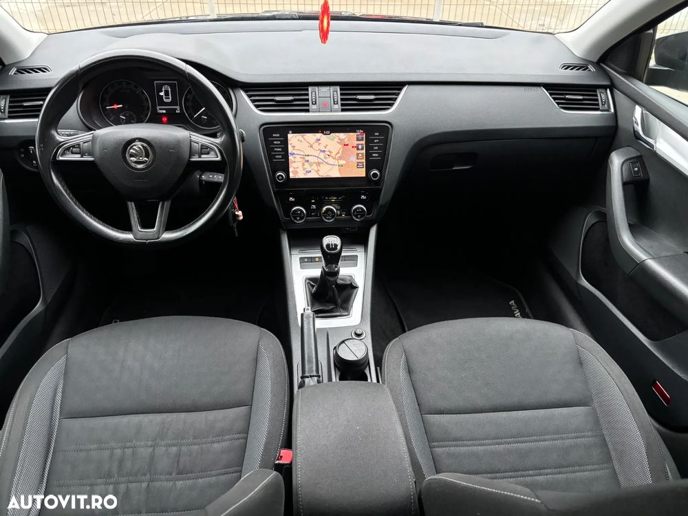 Skoda Octavia Combi Diesel 1.6 TDI Ambition - 5