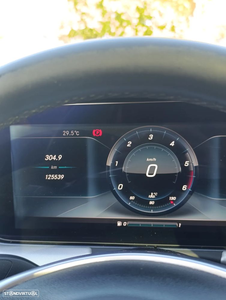 Mercedes-Benz E 220 d 9G-TRONIC AMG Line - 11