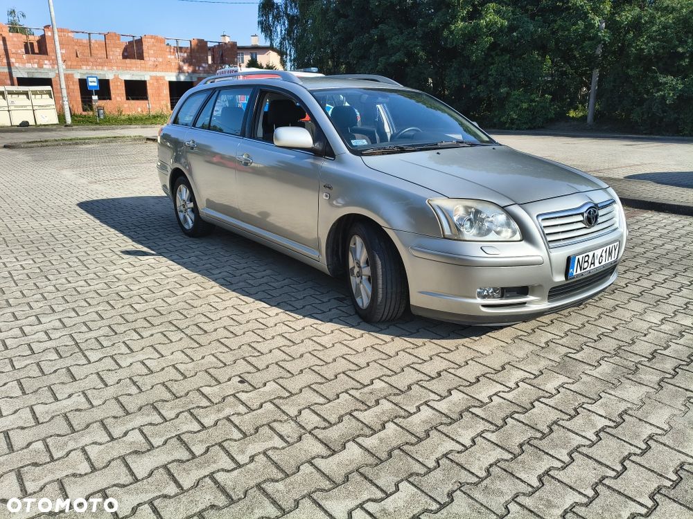 Toyota Avensis - 2