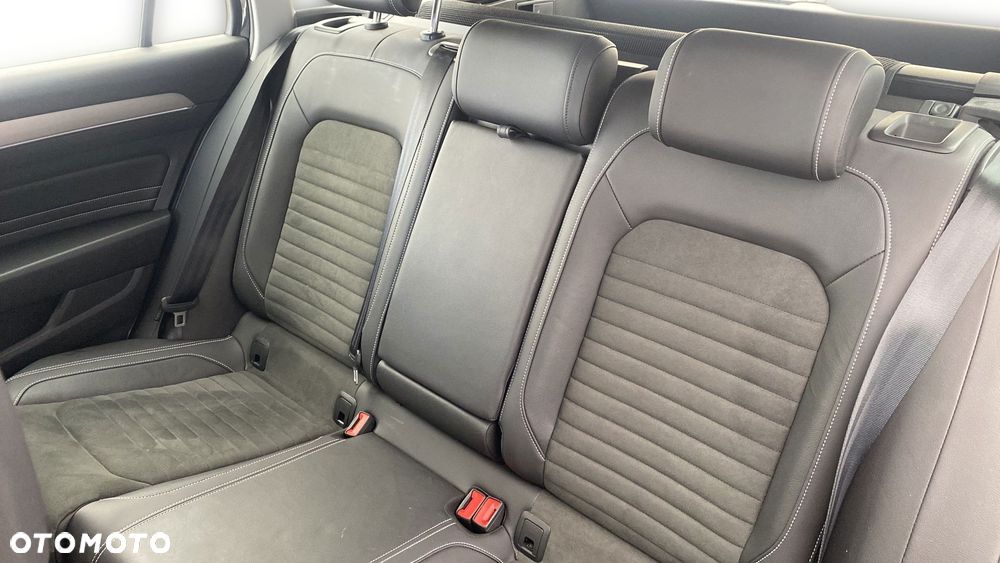 Volkswagen Passat - 11