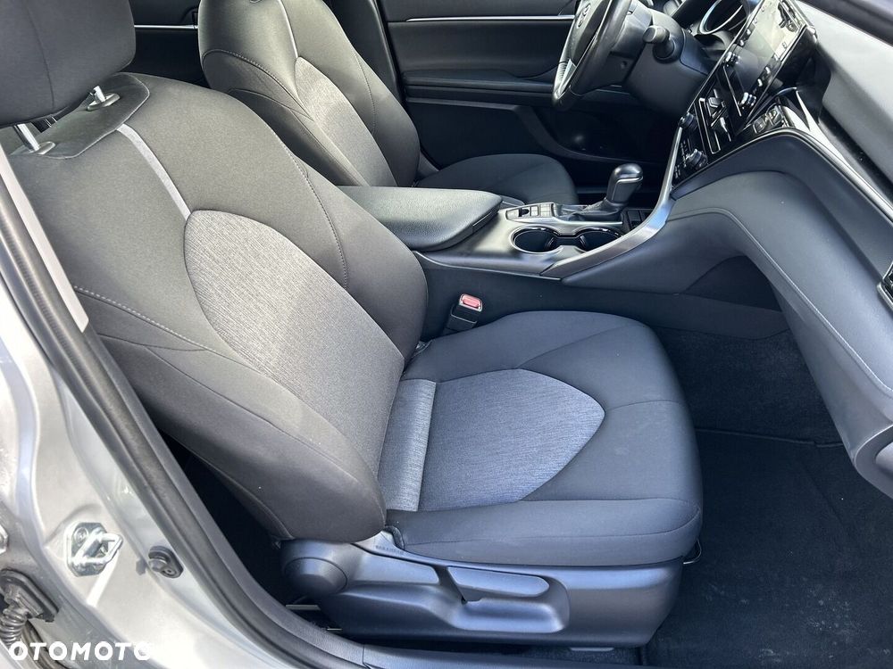 Toyota Camry 2.5 Hybrid Comfort CVT - 18