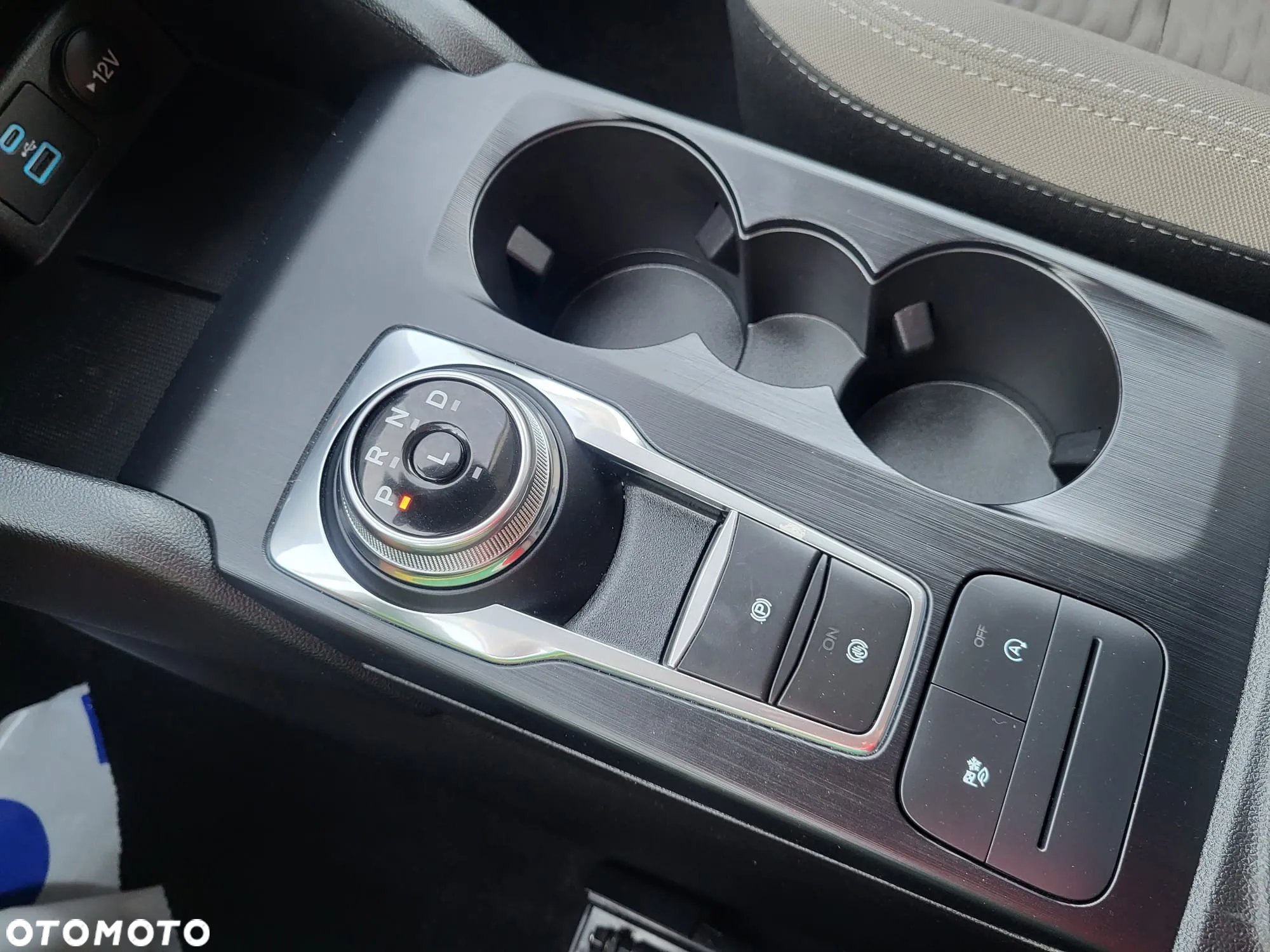 Ford Kuga - 27