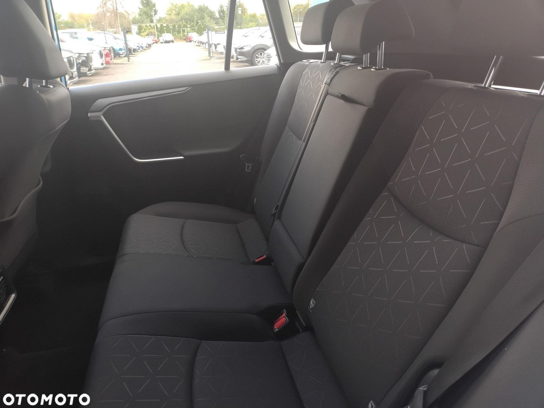 Toyota RAV4 - 16