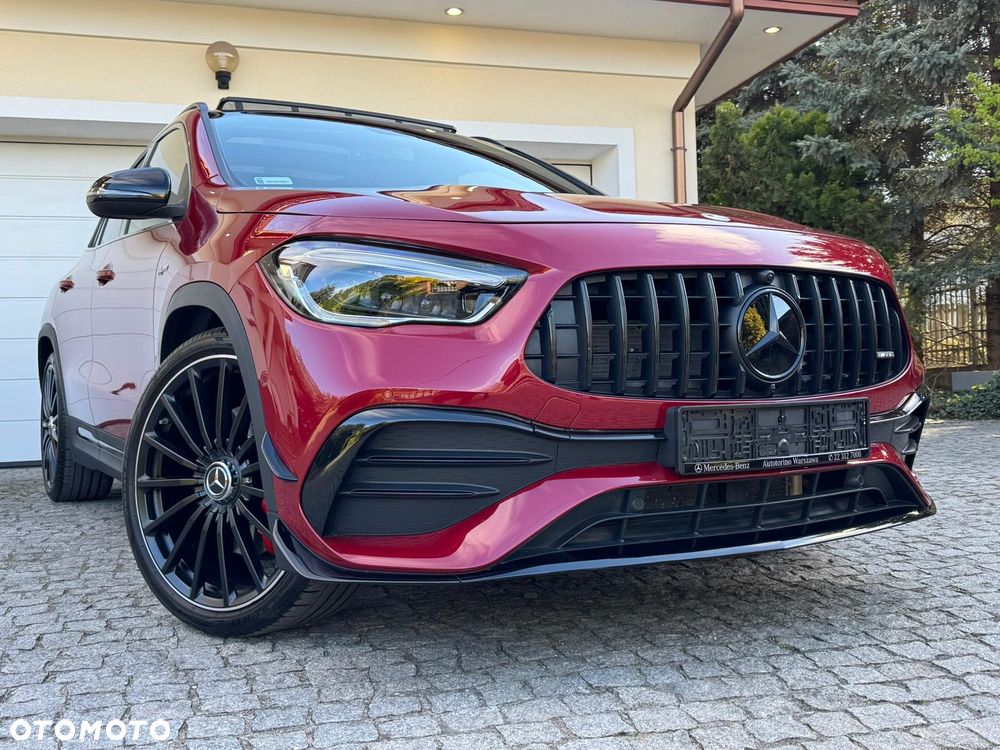 Mercedes-Benz GLA - 16