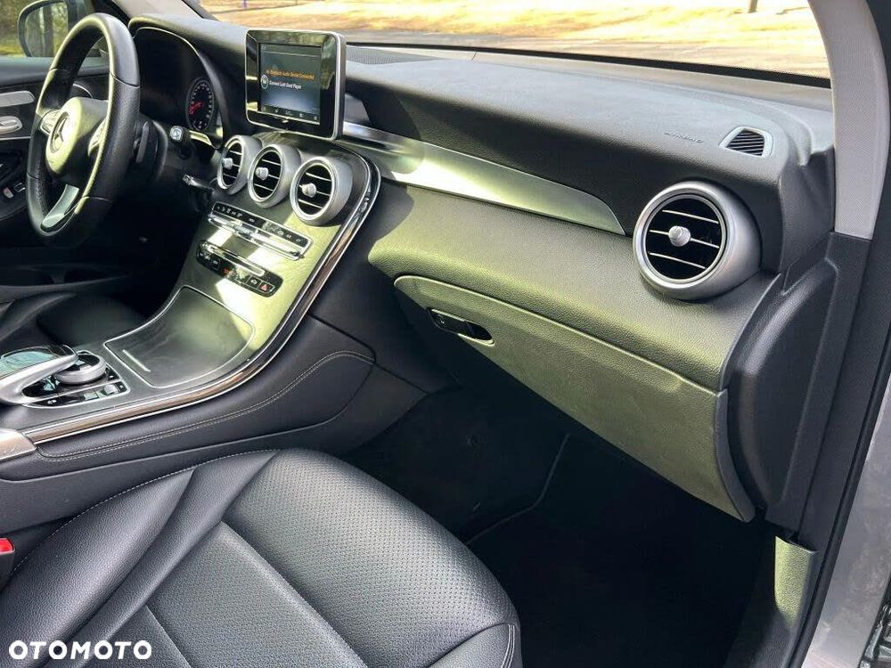 Mercedes-Benz GLC - 29