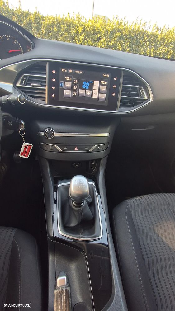 Peugeot 308 BlueHDi FAP 120 Stop & Start Active - 23