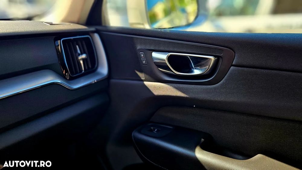 Volvo XC 60 ver-b6-mhev-at8-awd-inscription - 26