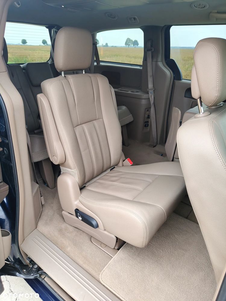 Chrysler Town & Country 3.6 Limited - 20