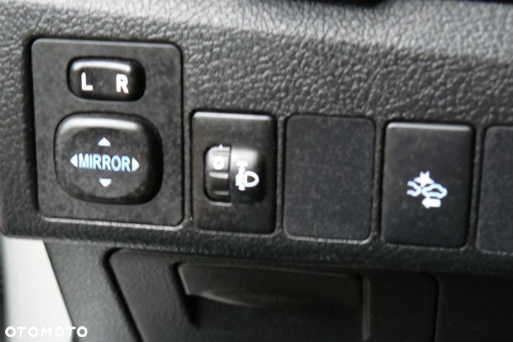 Toyota Auris 1.6 D-4D Design Edition - 28