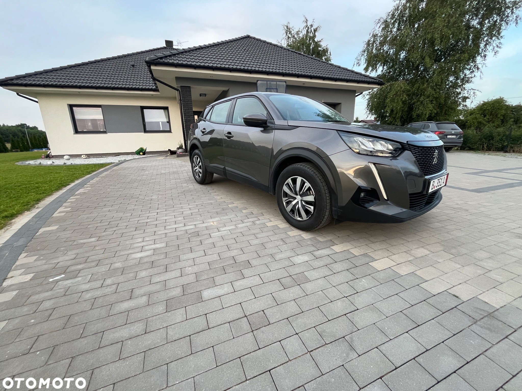 Peugeot 2008 - 8