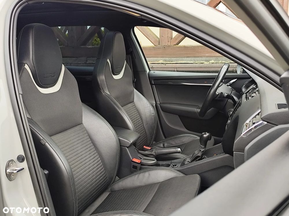 Skoda Octavia 2.0 TDI DSG RS - 12