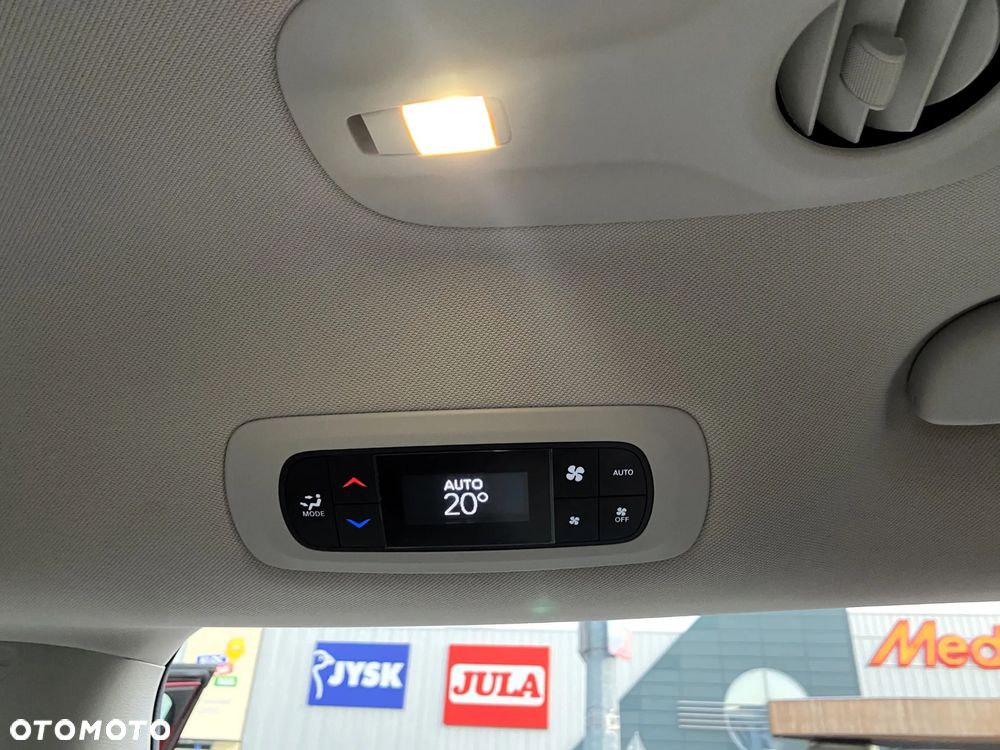 Chrysler Pacifica - 32