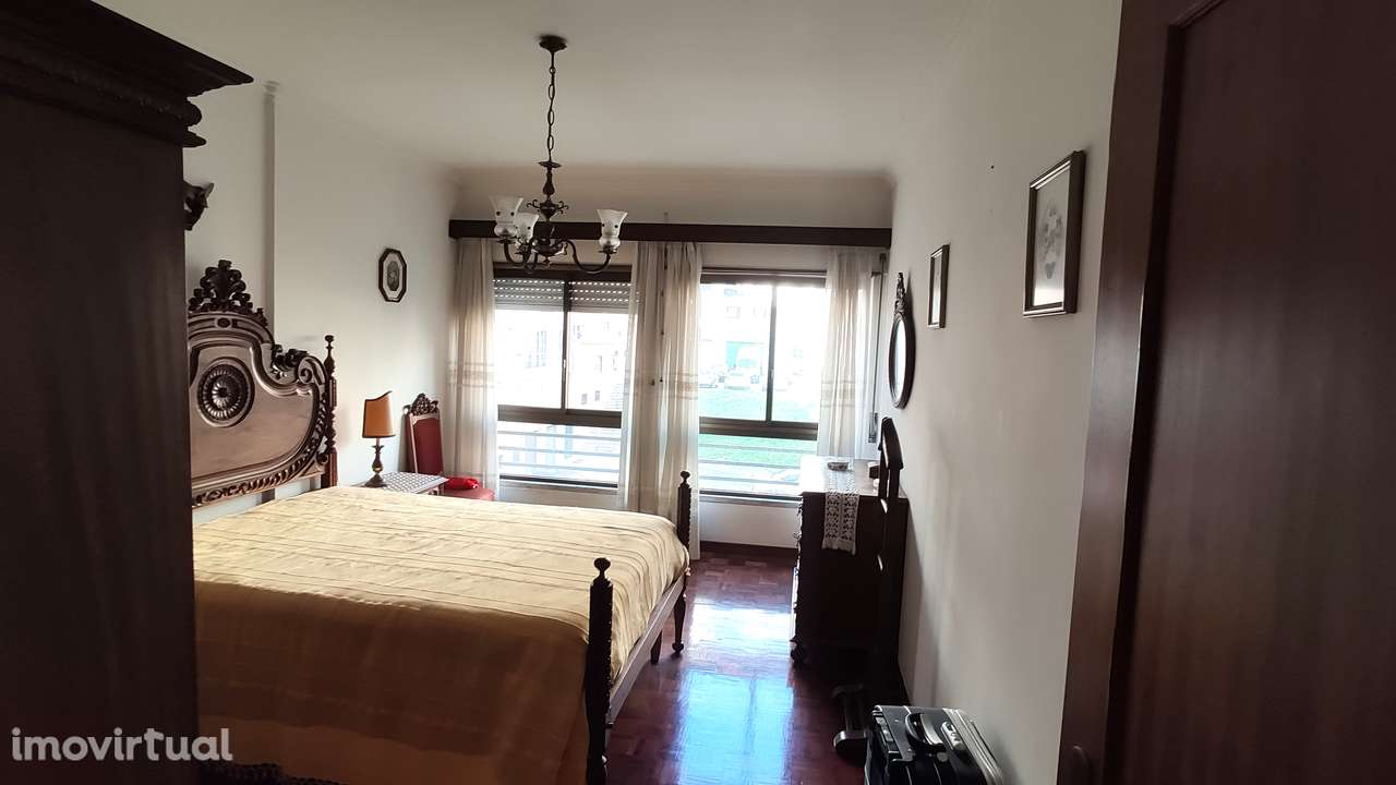 Apartamento com 4 assoalhadas na 6ª fase - Massamá - Grande imagem: 5/13