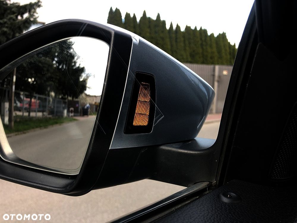 Skoda Superb 2.0 TDI SCR Style DSG - 10