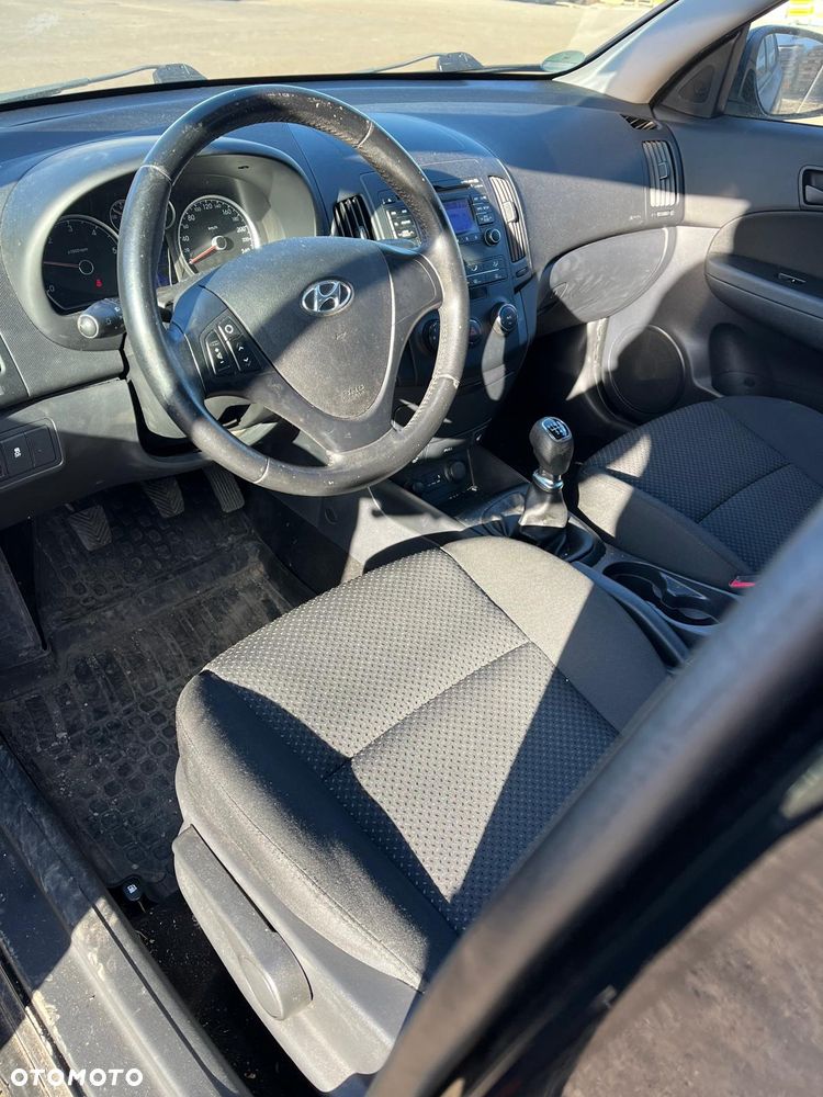 Hyundai i30 1.6 CRDi Comfort EU5 - 8